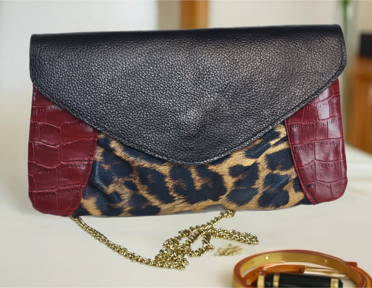 Naomi Clutch