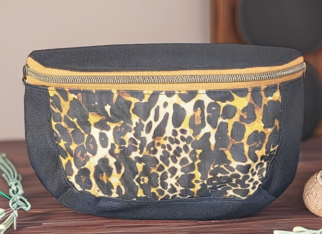 Clam Shell Pouch/Crossbody